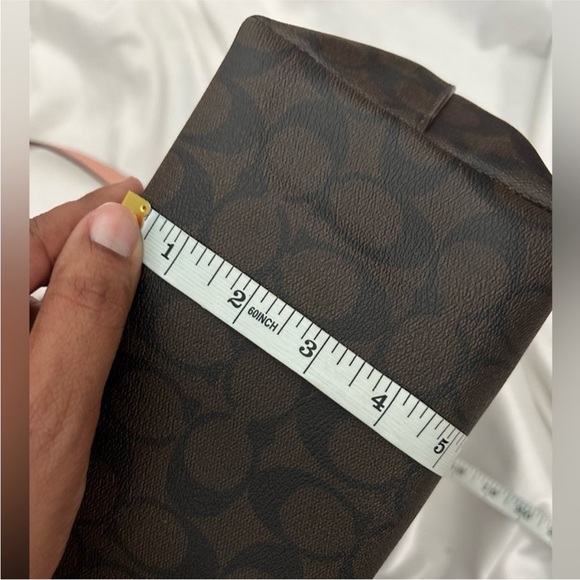 Coach Gallery tote in signature canvas
NWT brown with light pink - Picture 14 of 15